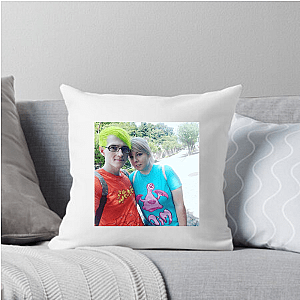 Bijuu Mike Quirky and Enthusiastic Vibe Bijuu Mike Pillows Cover