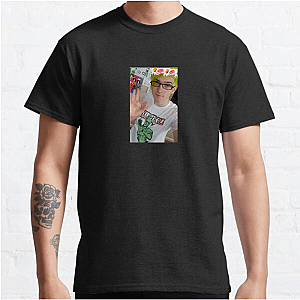 Bijuu Mike Still Exploring the Digital World Design Bijuu Mike T-Shirts