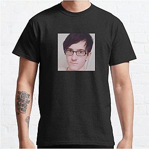 Bijuu Mike Witness His Spooky Adventures Look Bijuu Mike T-Shirts