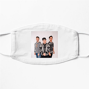 Eslabon Armado Nuestro Estilo Tee Eslabón Armado Face Masks