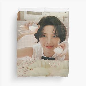 Soyeon (G)I-DLE Duvet Cover