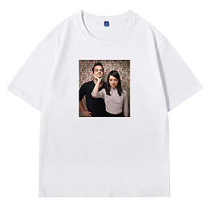 Jake Johnson Iconic Roles and Deadpan Humor Motif Jake Johnson T-Shirts