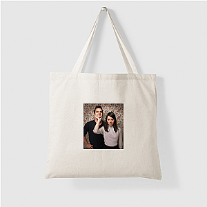 Jake Johnson Iconic Roles and Deadpan Humor Motif Jake Johnson Bags