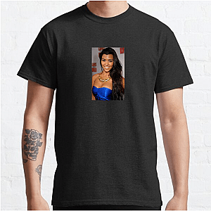 Kourtney Kardashian Barker Iconic Style and Family Moments Motif Kourtney Kardashian Barker T-Shirts