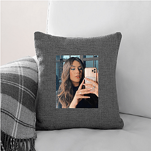 Nicole Gonzalez Garcia Vibrant Lifestyle Influencer Fashion Nicole Gonzalez Garcia Pillows Cover