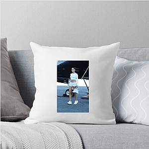 Olivia Culpo Poise Olivia Culpo Pillows Cover