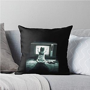 Der Poltergeist Throw Pillow