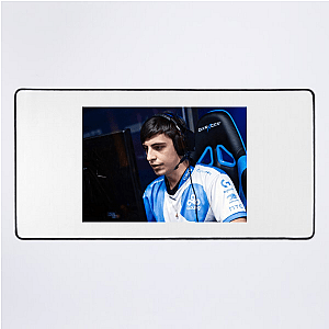 Minimal Kills, Maximum Impact – Shroud Style Shroud Mouse Pads