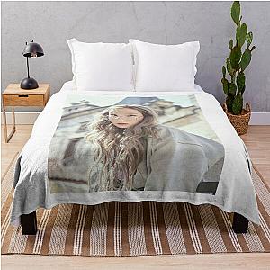 Taeyeon Throw Blanket