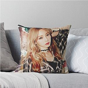 Taeyeon I Throw Pillow