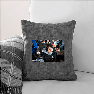 Walled In Vadeal Pillows Cover